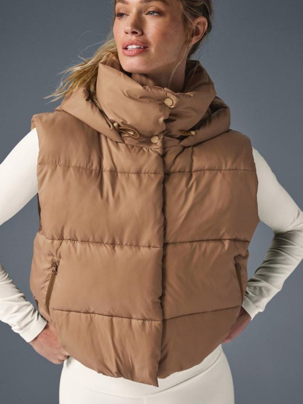 ALO Yoga Gold Rush Puffer Vest - Toasted Almond